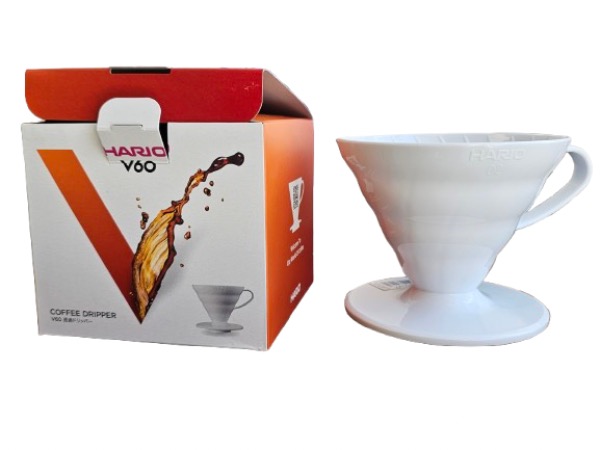 Hario plastový dripper na kávu V60-02 bílý