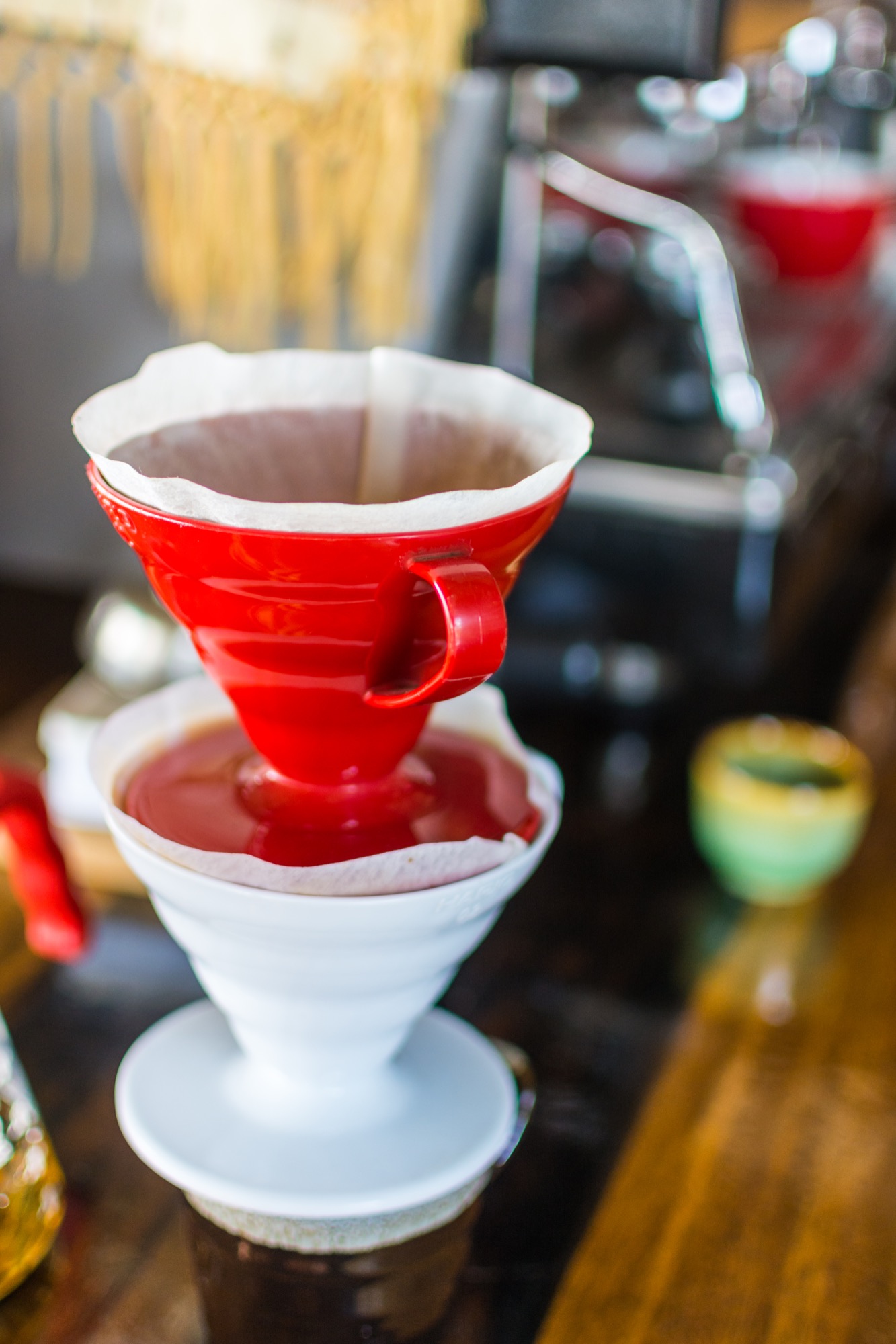 Hario keramický dripper na kávu V60-01 červený