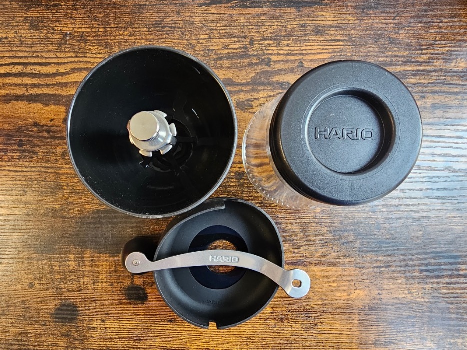 Hario mlýnek na kávu Skerton N