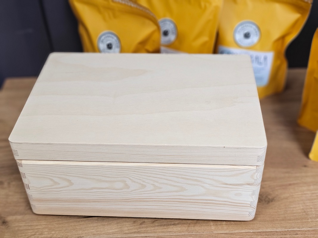 Dřevěná dárková truhla